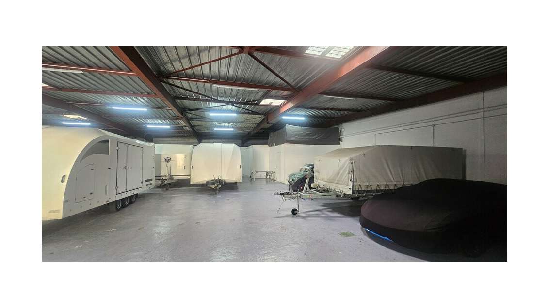 A louer locaux d'activités Menton ZAC du Carrei A8