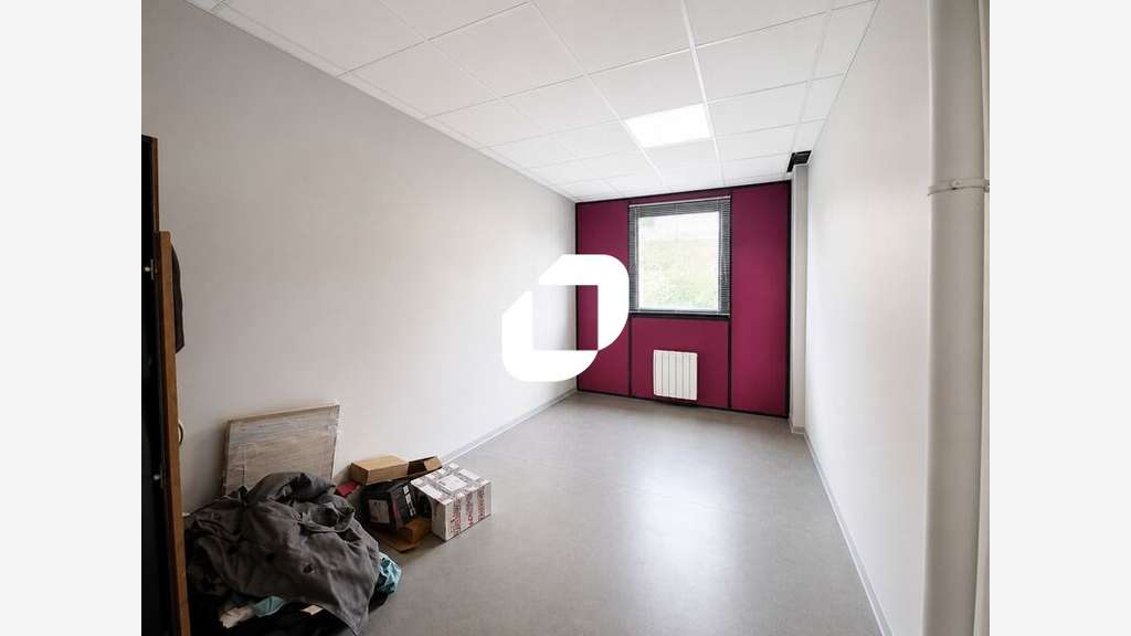 A louer Local d'activité 500m² Mere