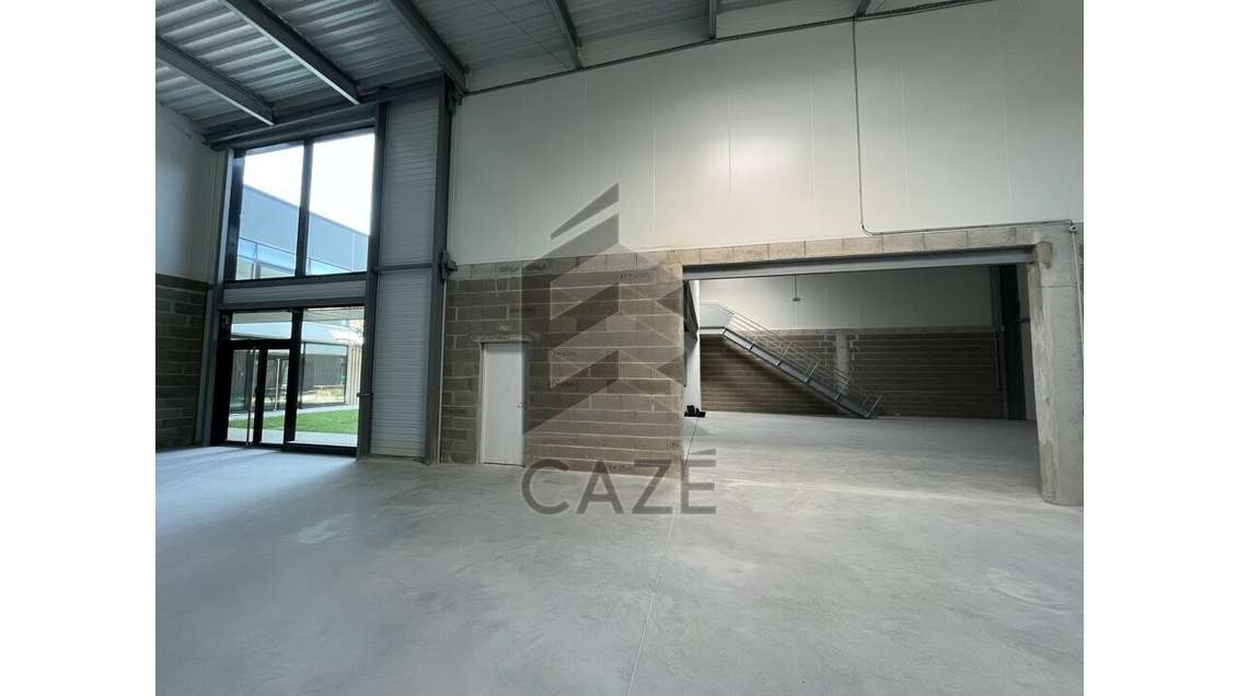 A louer local 509m² zone Vert Castel Mérignac