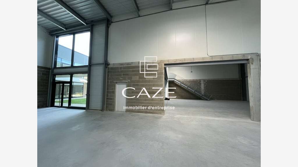 A louer local 509m² zone Vert Castel Mérignac