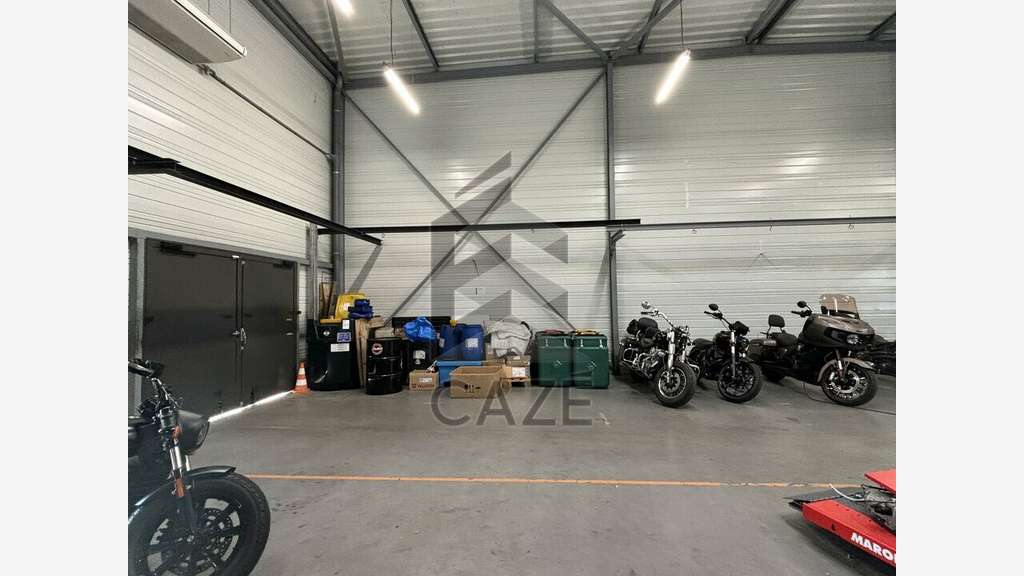 Local 700m² à louer proche rocade à Mérignac