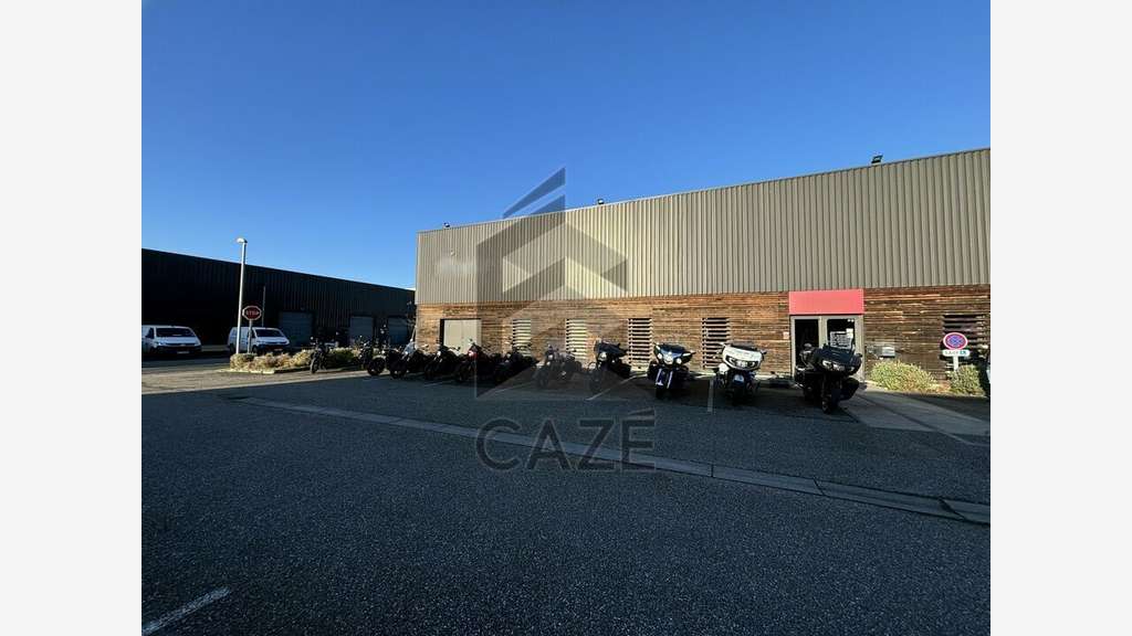 Local 700m² à louer proche rocade à Mérignac