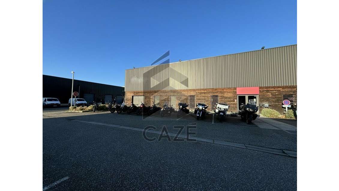 Local 700m² à louer proche rocade à Mérignac