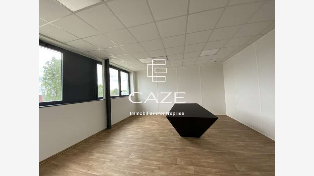 A louer bâtiment mixte 488m² prox rocade Mérignac