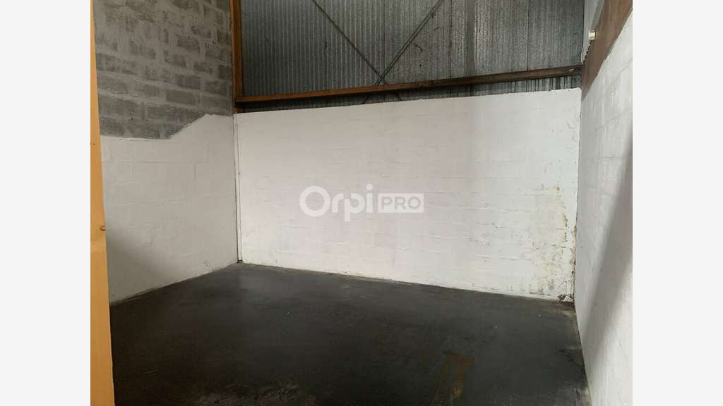 Local 190m² avec bureau à l'étage à Mérignac