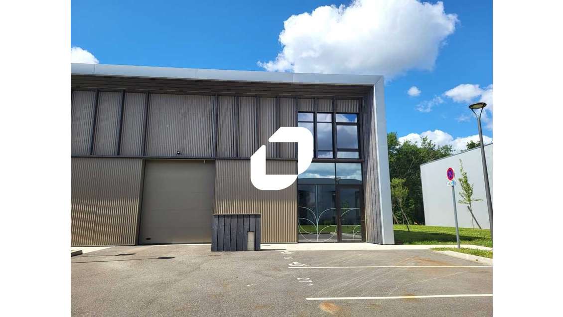 A louer Local d'activité 352m² Merignac