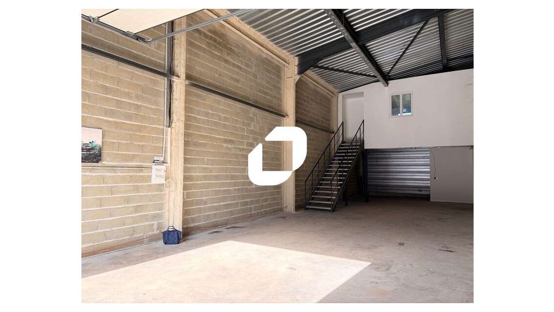 A louer Local d'activité 155m² Merignac