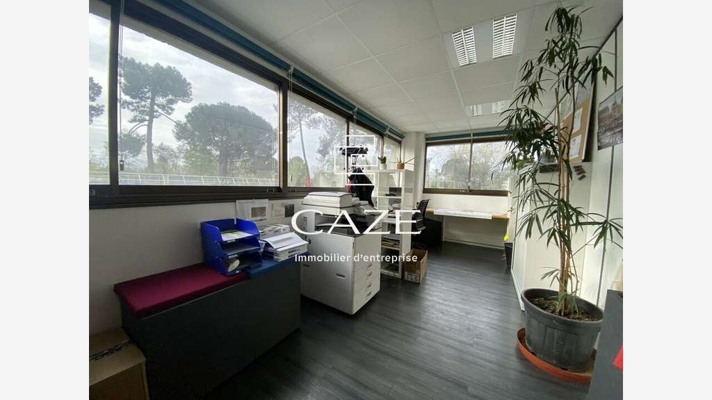 Bâtiment mixte 493m² à louer sortie 11b à Mérignac