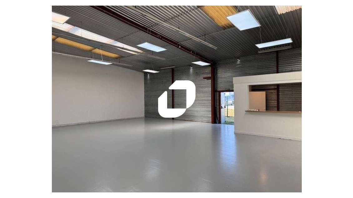 A louer Local d'activité 270m² Merignac