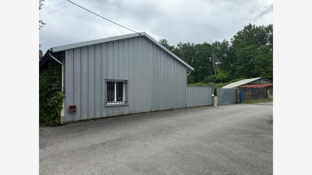 Location entrepôt 220m² à Mérignac proche Rocade