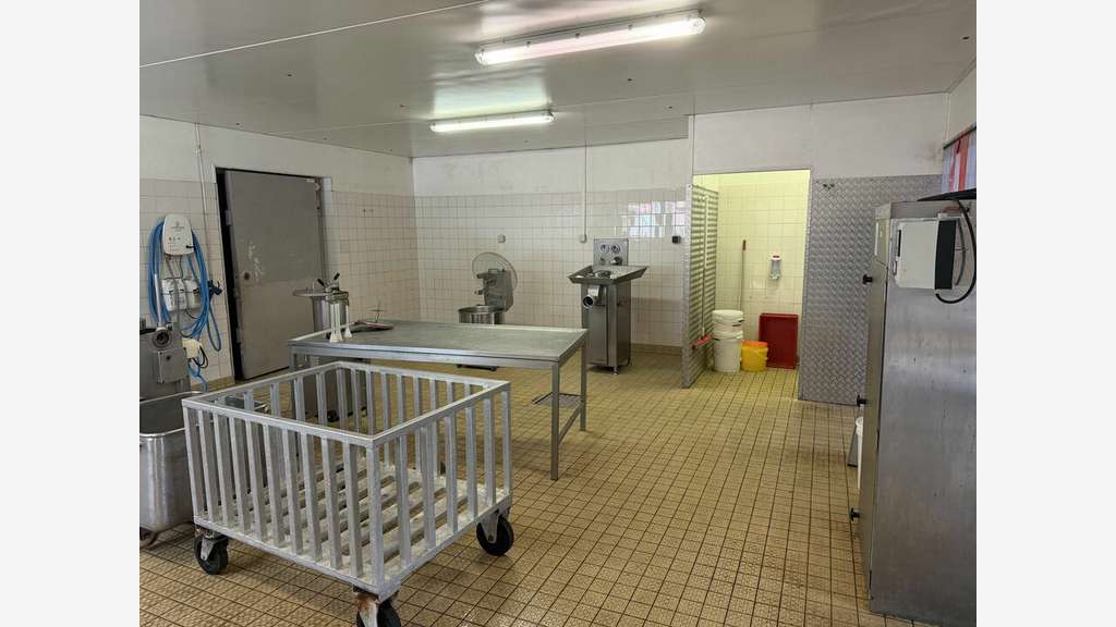 Location entrepôt 220m² à Mérignac proche Rocade