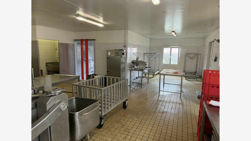 Location entrepôt 220m² à Mérignac proche Rocade