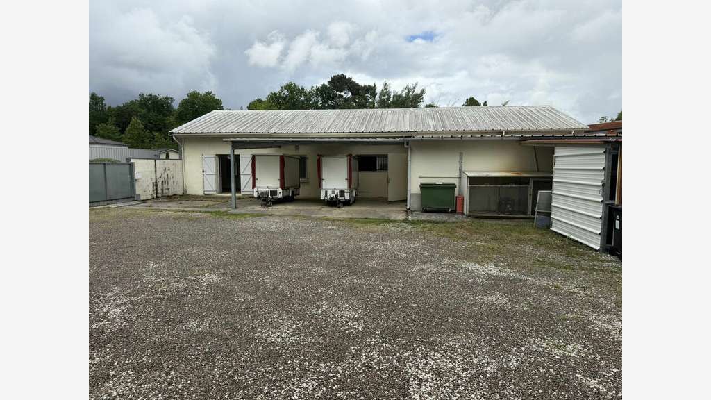 Location entrepôt 220m² à Mérignac proche Rocade
