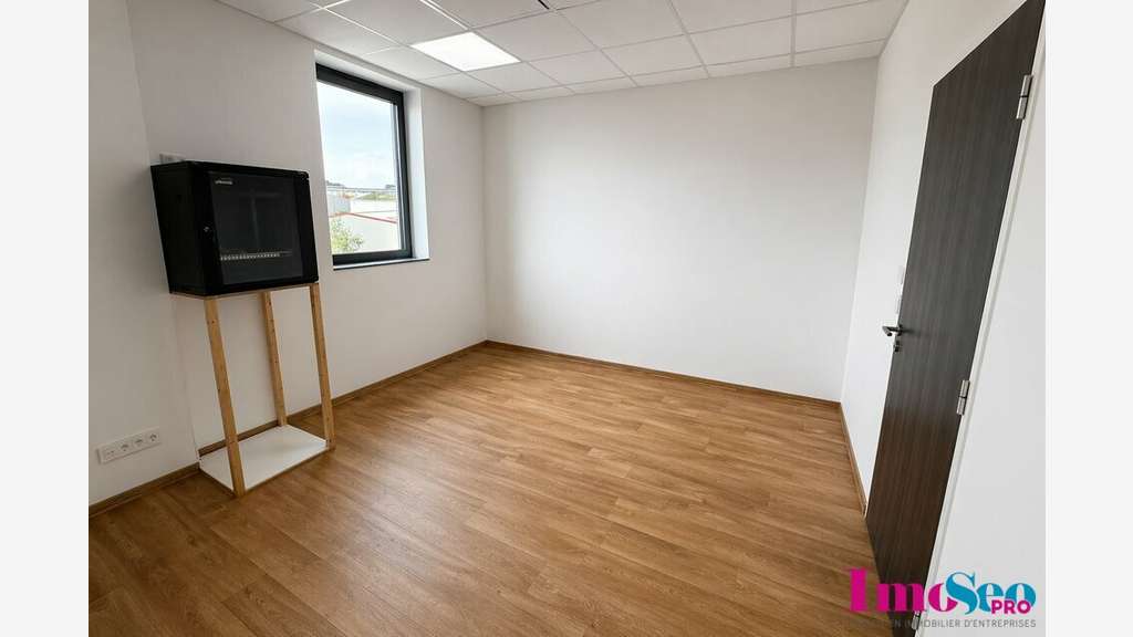 A louer entrepôt 488m² à Mérignac zone d'activité