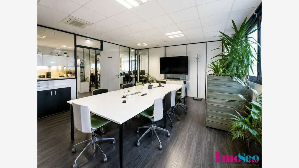 Entrepôt 493m² à louer sortie n°11 à Mérignac