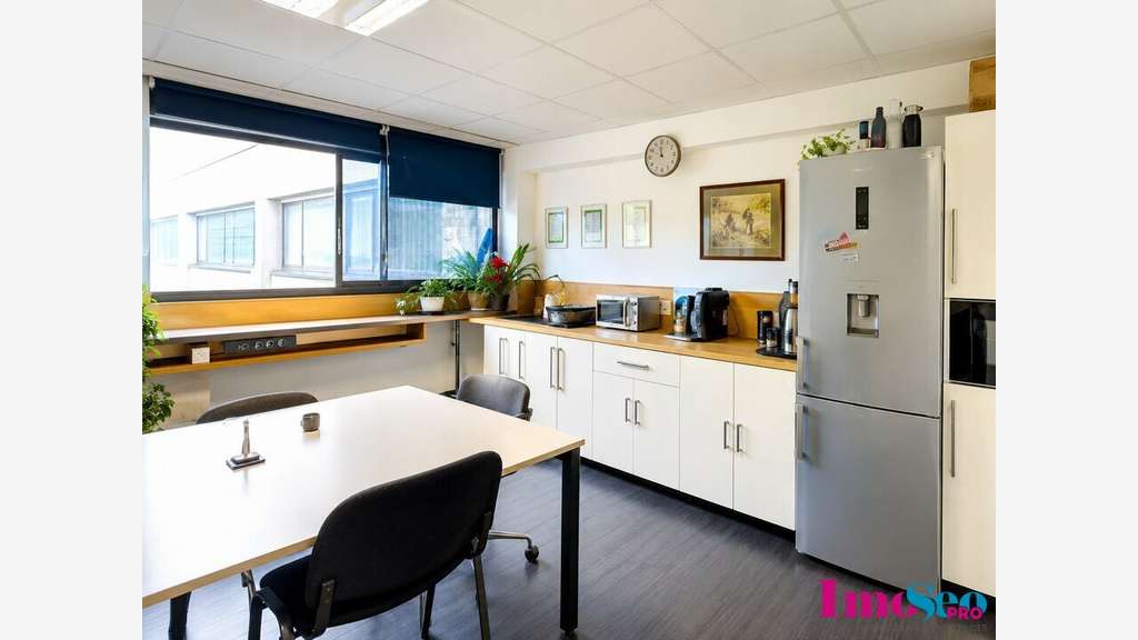 Entrepôt 493m² à louer sortie n°11 à Mérignac