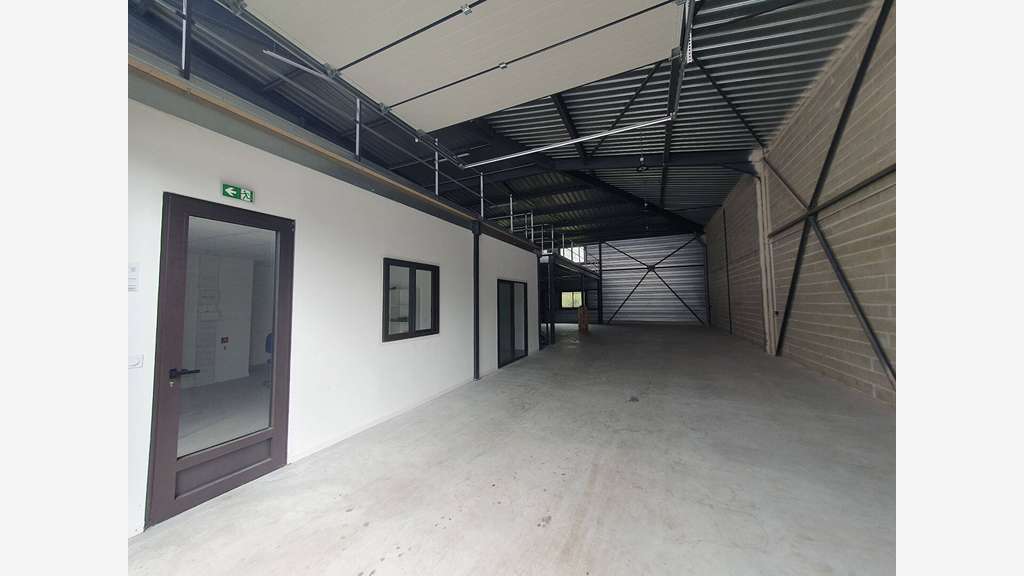 A louer entrepôt 370m² Mérignac proche aéroport