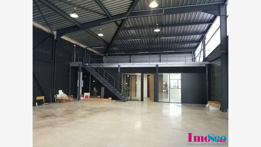 A louer entrepôt 370m² Mérignac proche aéroport