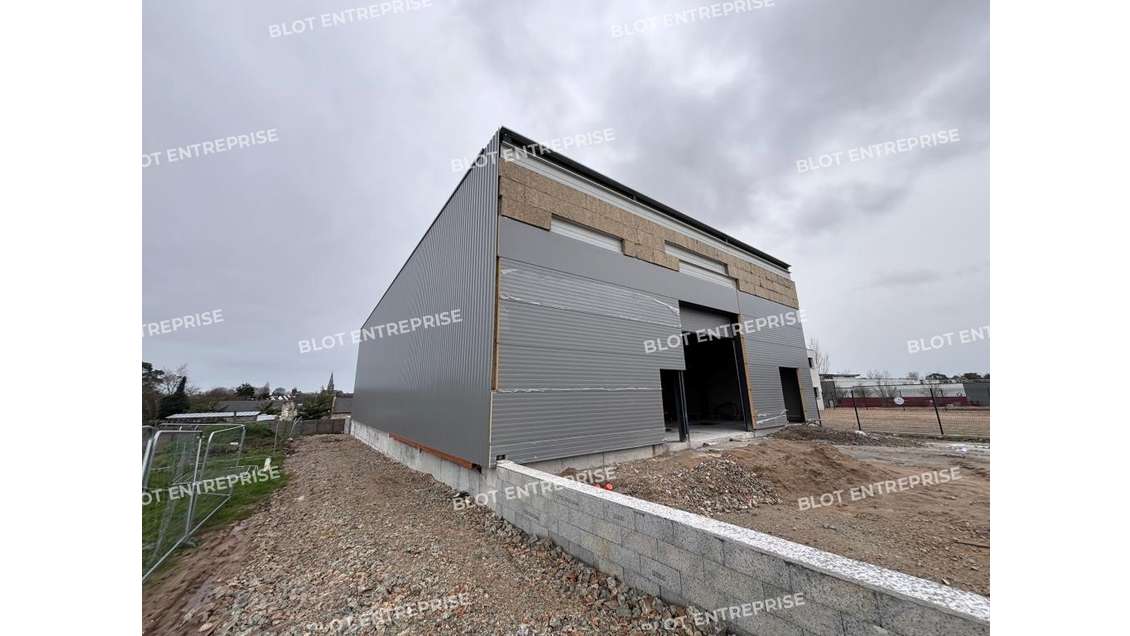 A louer local 468m² à Merlevenez ZAC Les Sources