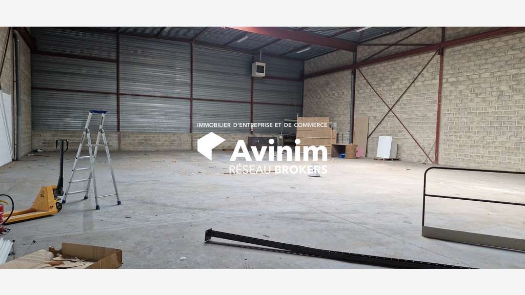 Local d'activité 544m²à louer Méry-sur-Oise N184