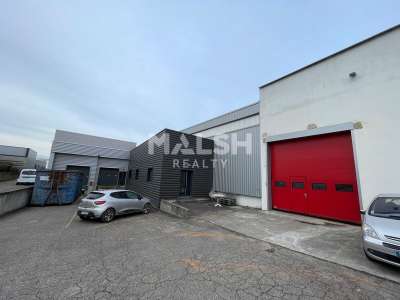 Local 1336m² avec cour ZI des Lats à Messimy