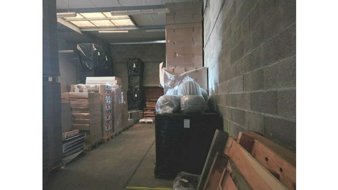 A louer entrepôt 155m² Messimy zone artisanale