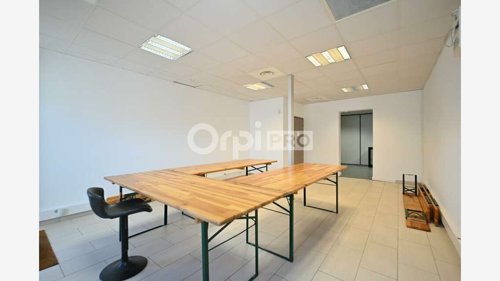 A louer local d'activité bureau de 214m² à Meyzieu