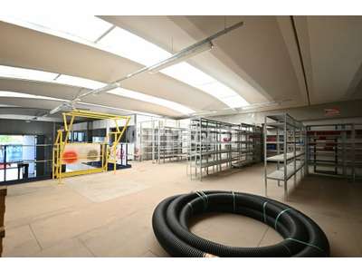 Location Locaux d'activités - Entrepôts à Meyzieu