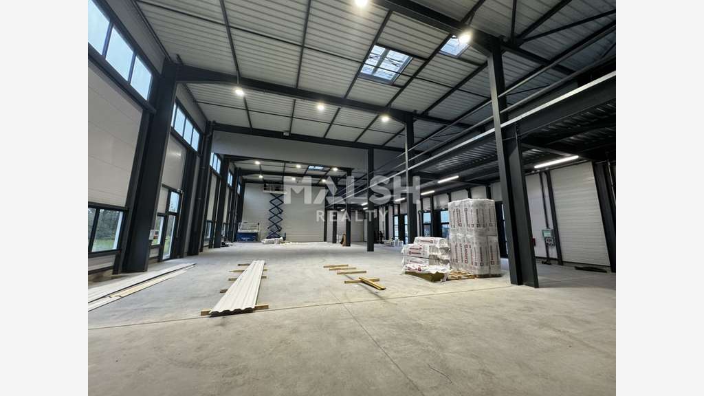 Locaux d'activités à louer 1940m² à Meyzieu