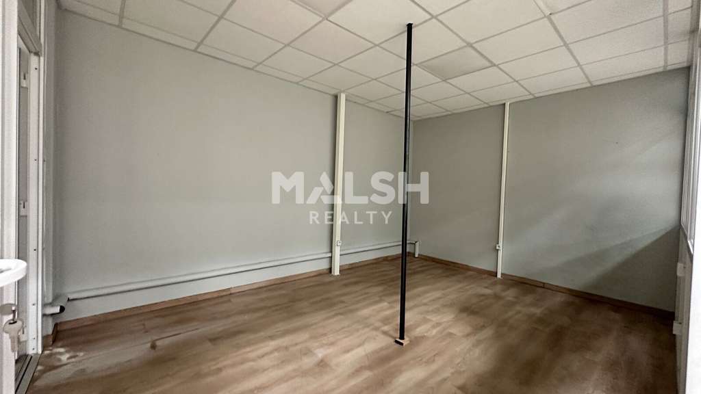 Locaux d'Activités à MEYZIEU - A LOUER - 847 m² di