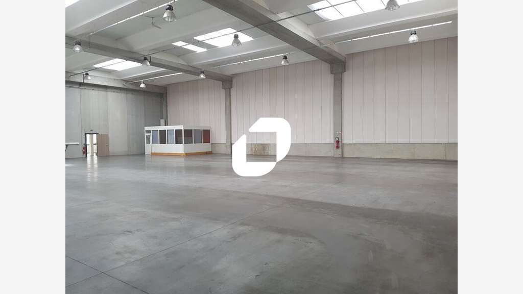A louer Local d'activité 922m² Meyzieu