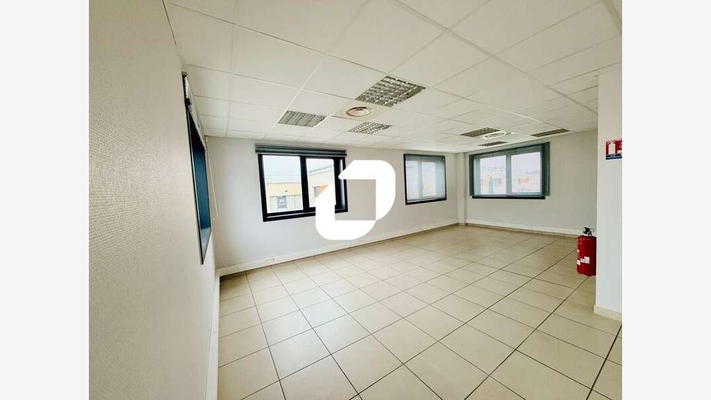A louer Local d'activité 922m² Meyzieu