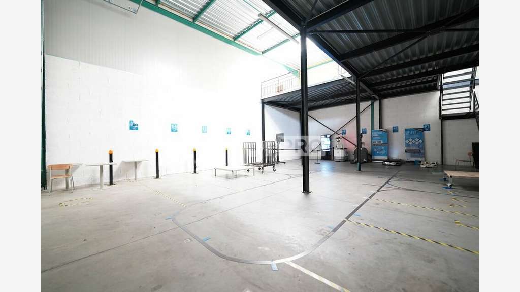 Local d'activité à louer 250m² en ZA à Millery