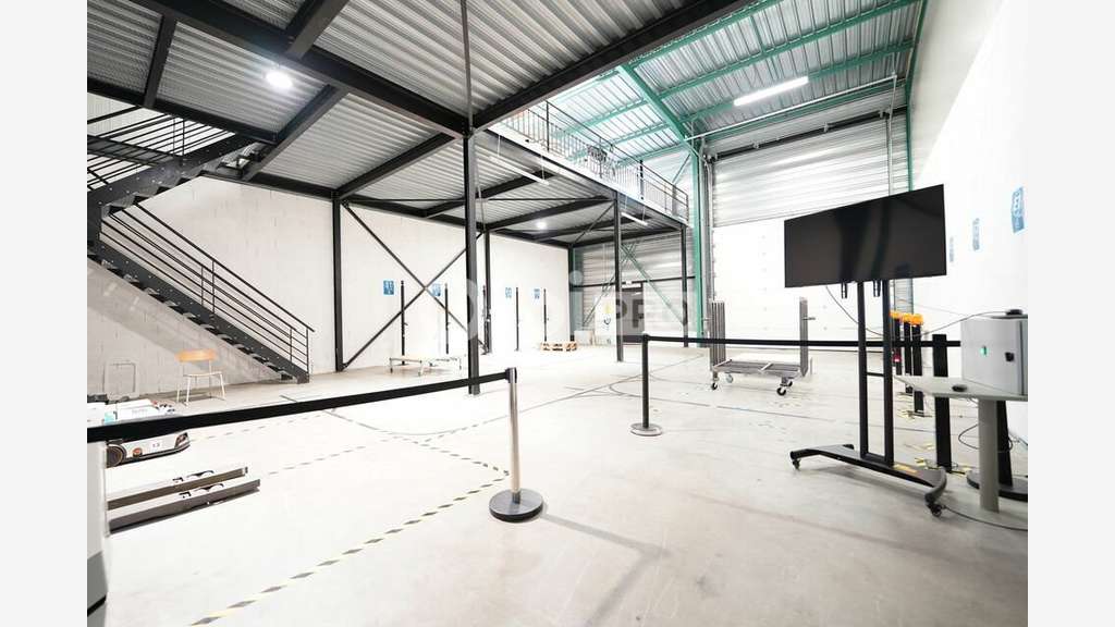 Local d'activité à louer 250m² en ZA à Millery