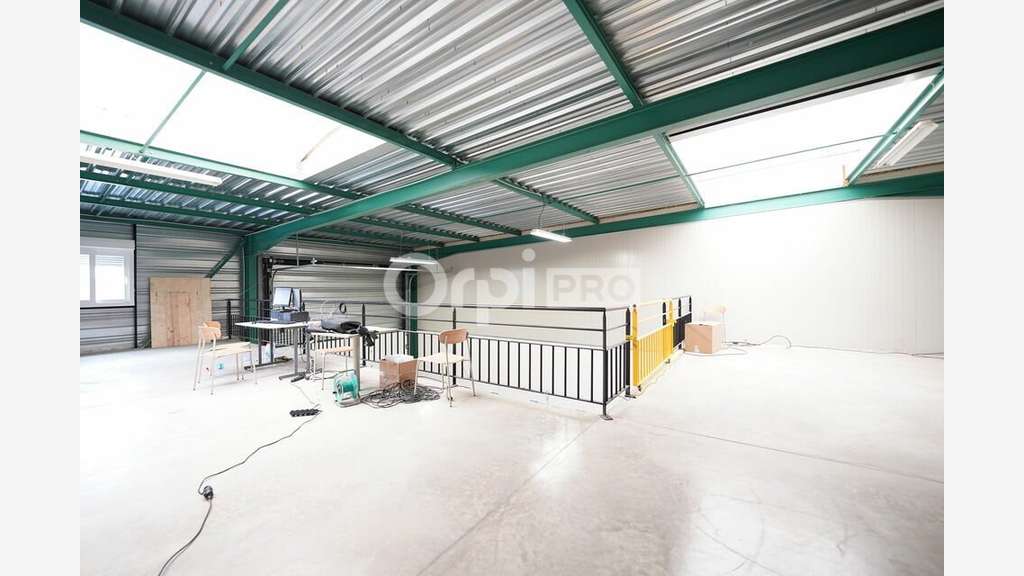 Local d'activité à louer 250m² en ZA à Millery