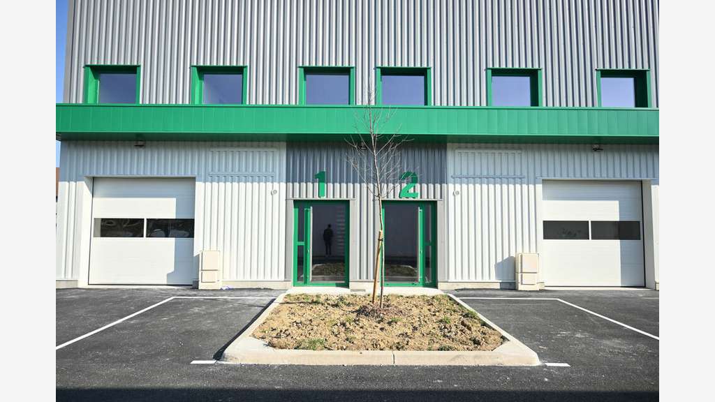 A louer cellule d'activité 154m² à Mions