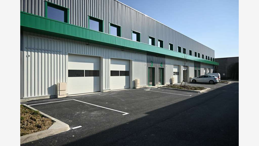 A louer cellule d'activité 154m² à Mions