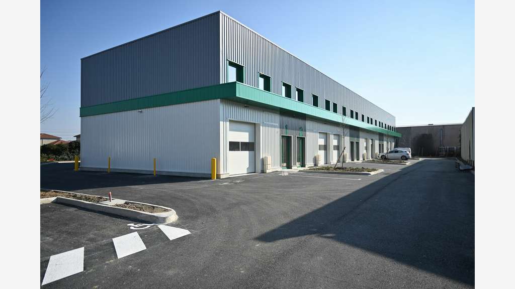 A louer cellule d'activité 154m² à Mions