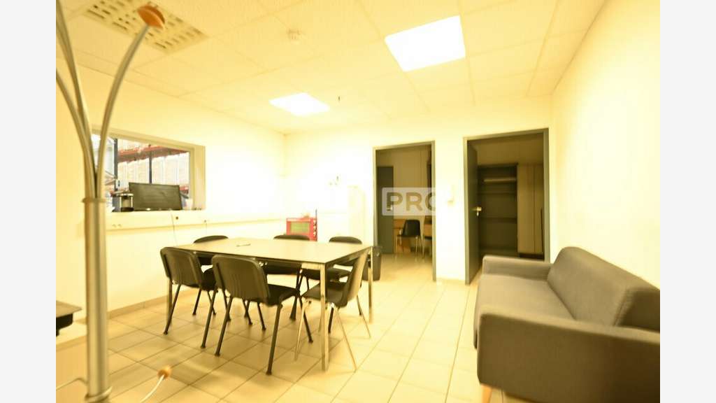 A louer entrepôt logistique 5391m² à Mions