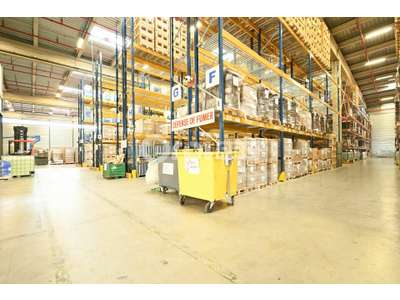 Location Locaux d'activités - Entrepôts à Mions