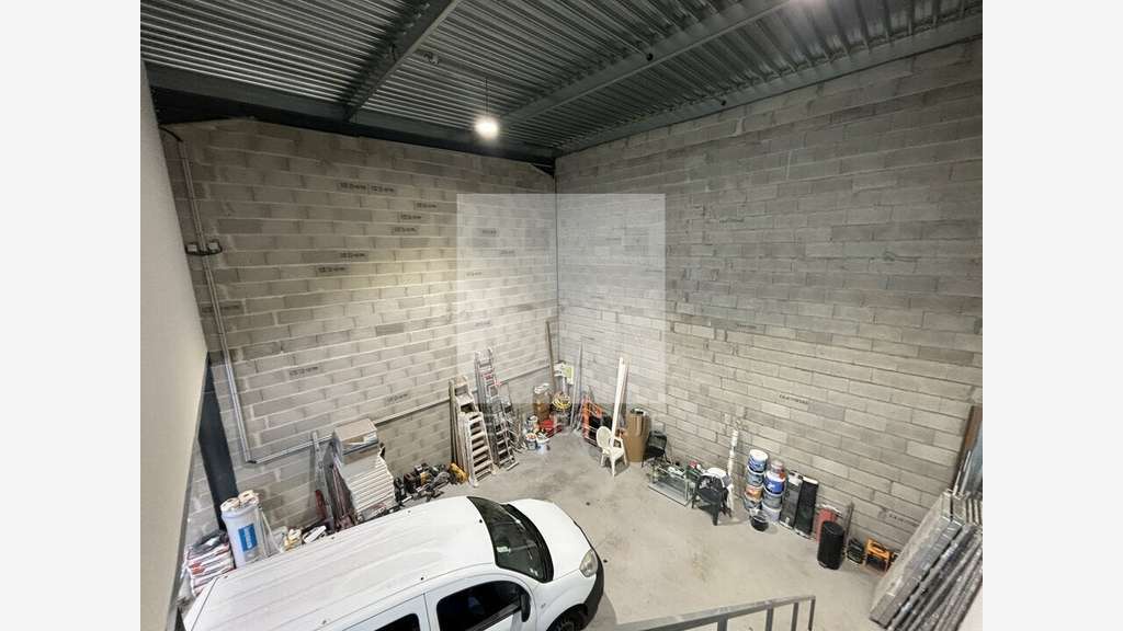 A louer local d'activités 154m² à Mions