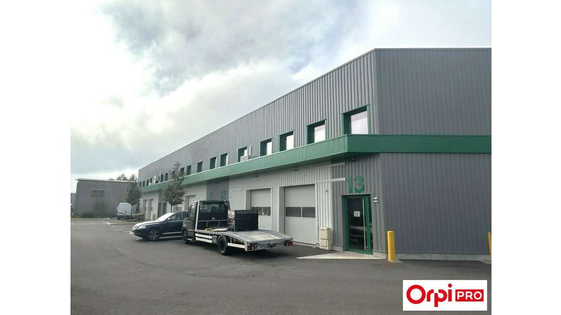 A louer local d'activité neuf 154m² à Mions
