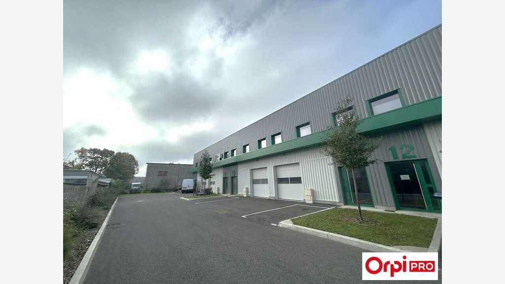 A louer local d'activité neuf 154m² à Mions