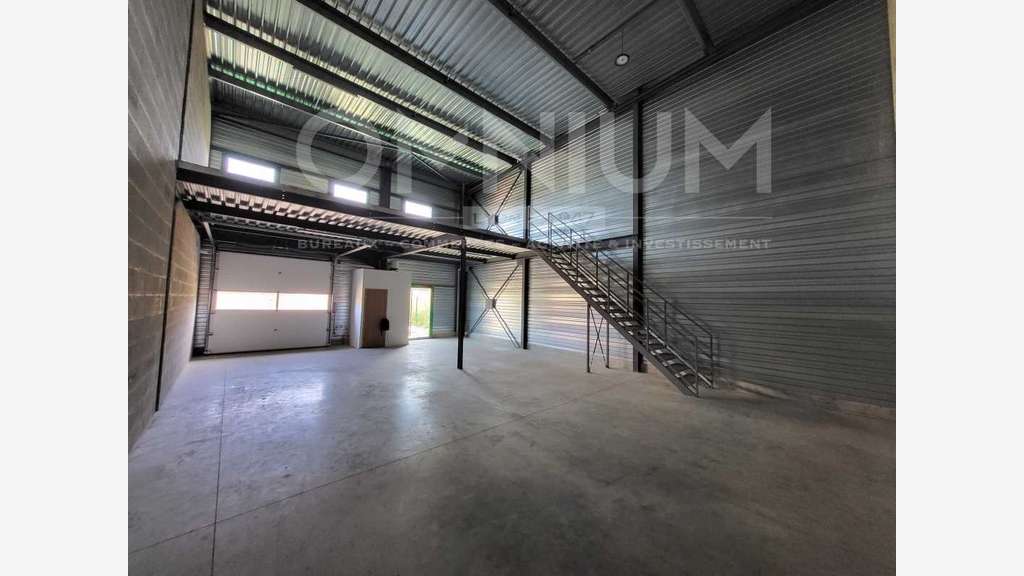 A louer cellules d'activité 154m² à Mions