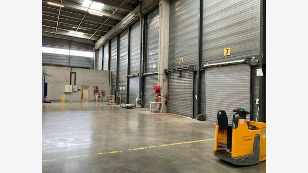 Location entrepôt de 4500m² à Mions sortie A46