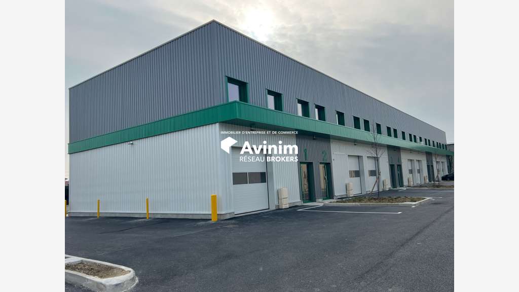 Local d'activité 154m² à louer ZI Lyon Sud-Est