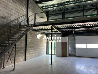 Location Locaux d'activités - Entrepôts à Mions