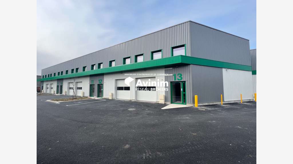 Local d'activité 154m² à louer ZI Lyon Sud-Est