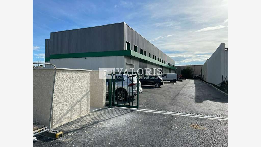 Locaux d'activités 308m² à louer à Mions