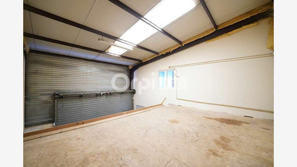LOCAL D'ACTIVITE A LOUER - 141 m² - MIONS